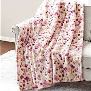 Plush Cherry Blossoms Throw Blanket Size 50 x 70 New With Tags All Season Pink